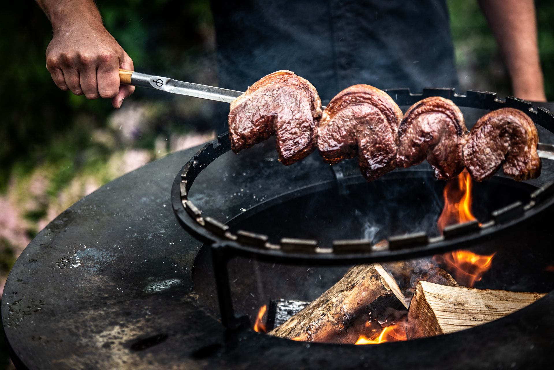 Forged Churrasco Servierpfanne Gusseisen - Mit Olivenholz Griff