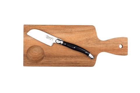 Servierbrett mit Santoku Käsemesser